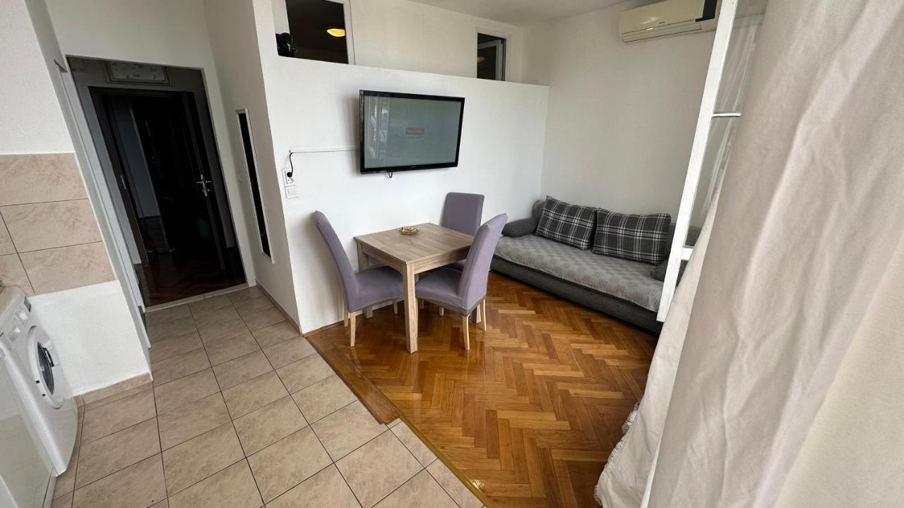 Split Apartments Trpimira Street Bagian luar foto